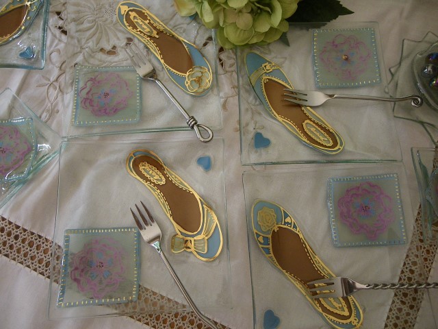 Every girl wants to be a princess for a day - The Glass Slipper cake plates.